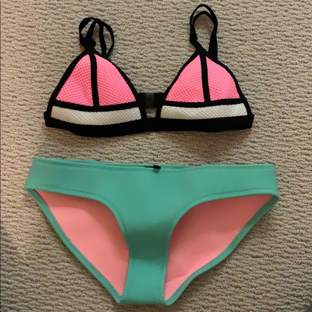 pink and blue triangl bikini